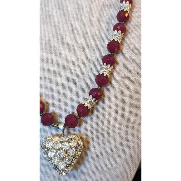 Deep Cranberry Red Cut Faceted Glass Bead and Rhinestone Heart Pendant Necklace - Picture 6 of 10